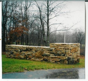 South-Bay-Quartzite-wall-with-corner-post